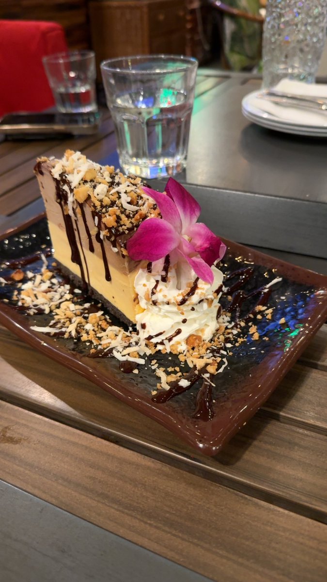magicmarkXXX's tweet image. One of the hidden gems… Who wants a bite of this authentic Hawaiian Ice Cream Cake?  #NoelanisHawaiianRestaurant