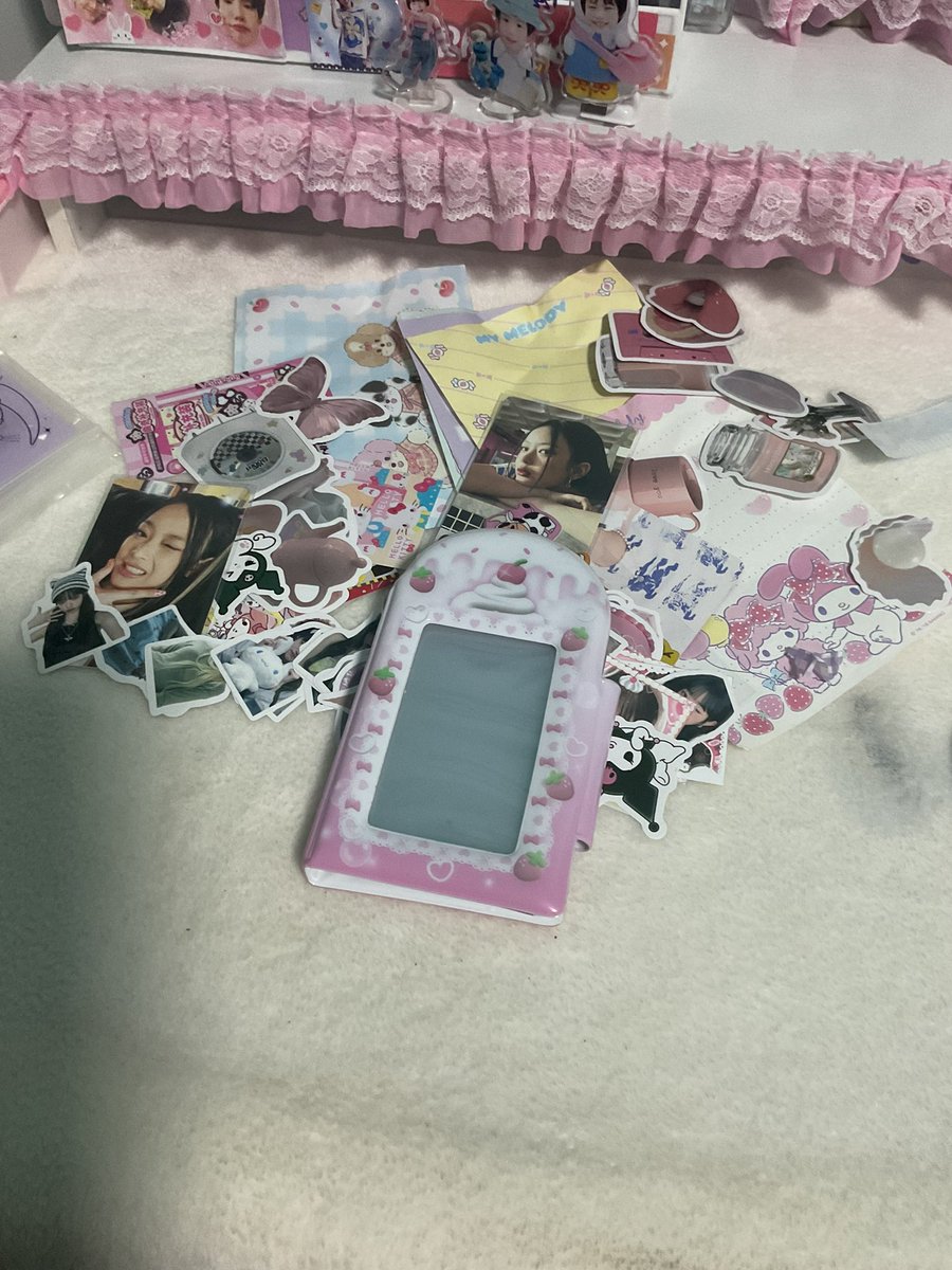 ได้ของแล้วคั้บบ แฟ้มวิปคือฟินมากฟินเกิน ของแถมให้มาเยอะแบบเยอะสุดๆแกะจนเมมเต็ม ขนมคืออร่อยมาก5555  #รีวิวของเอมี่