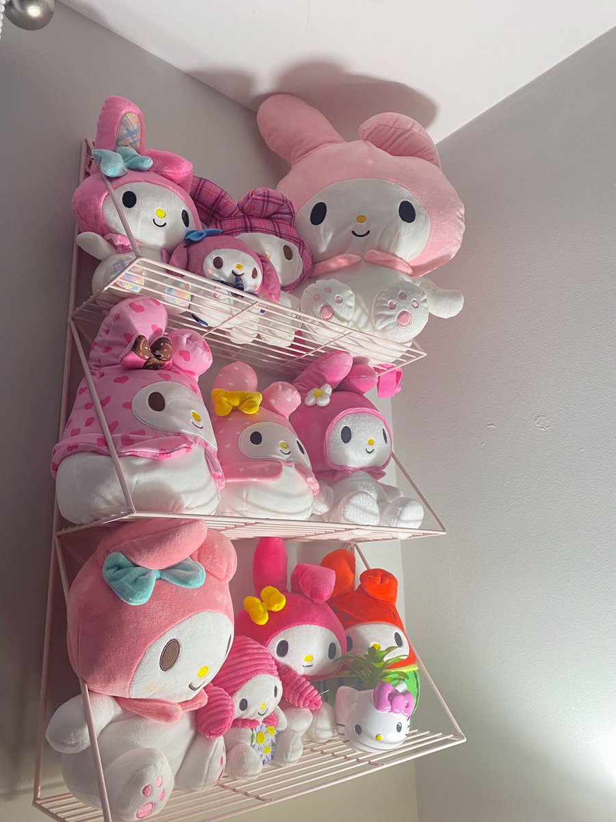gaatuleba's tweet photo. hello !♡‧₊˚
lover of my melody, all things makeup, video games, specifically nintendo, anime &amp; PINKKKK🫧
just here to yap 

˖⁺‧₊˚🌸˚₊‧⁺˖ https://t.co/o1uKx0rw38