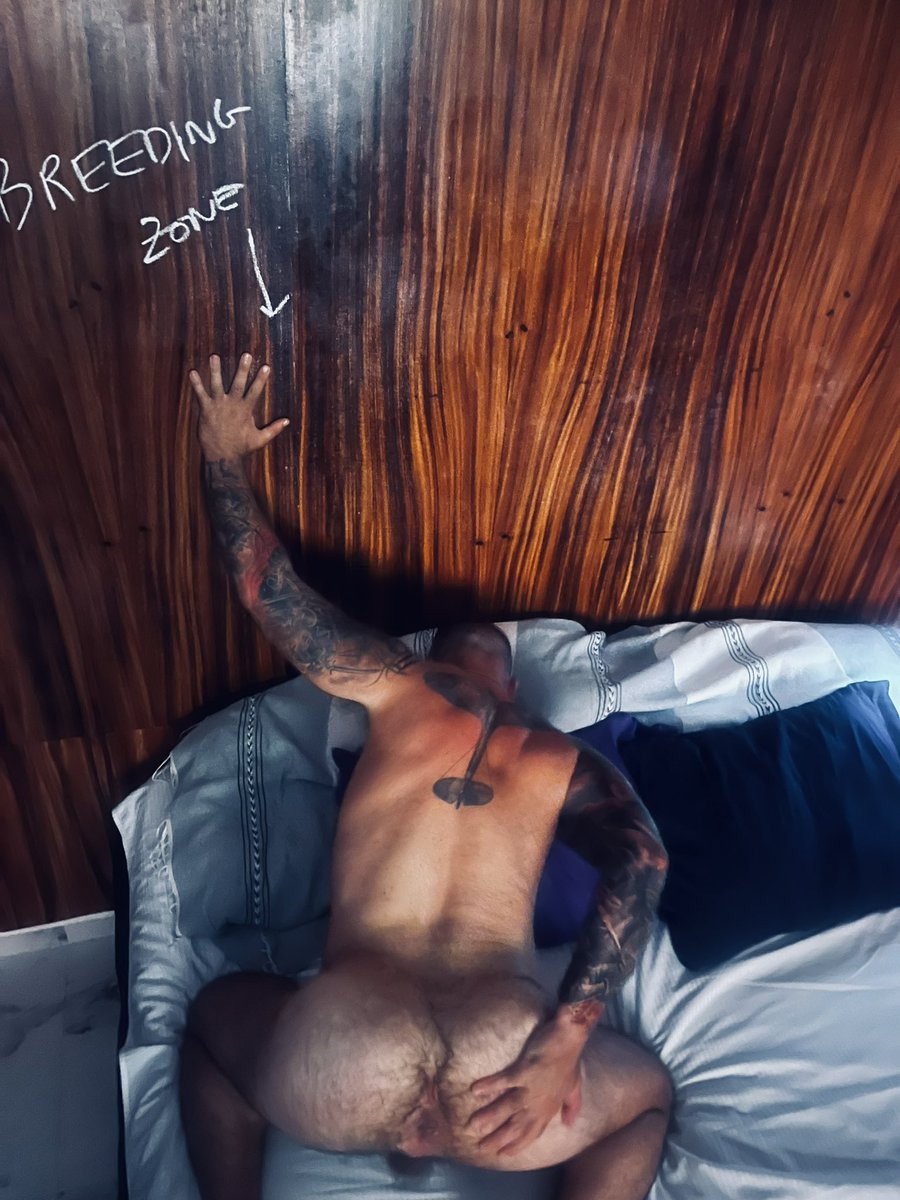 Who wants to breed some some viking pussy?? 😈😈