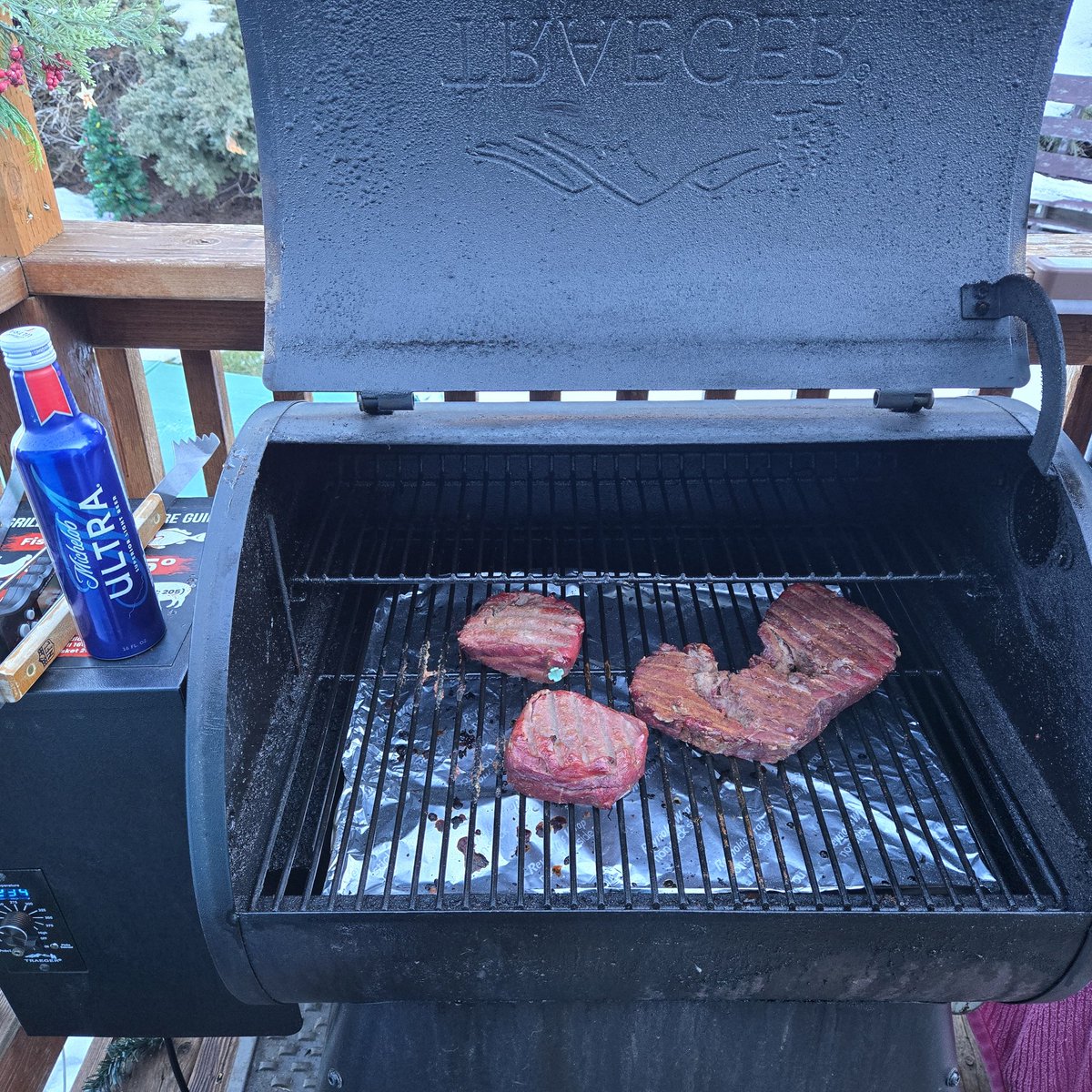 DonLudwig2's tweet photo. 2 fillet and a London Broil for one of my beautiful wife's clients. He buys the meat and asks me to BBQ for him @TraegerGrills #Traegerhood #Griddlenation https://t.co/dpC5xz9CSM