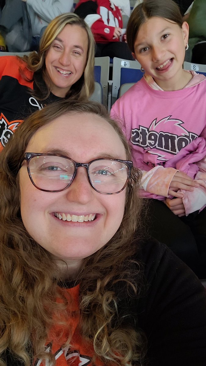 CarlyJay14's tweet photo. #letsgokomets 🧡🖤 https://t.co/Hyjxx3zo6o