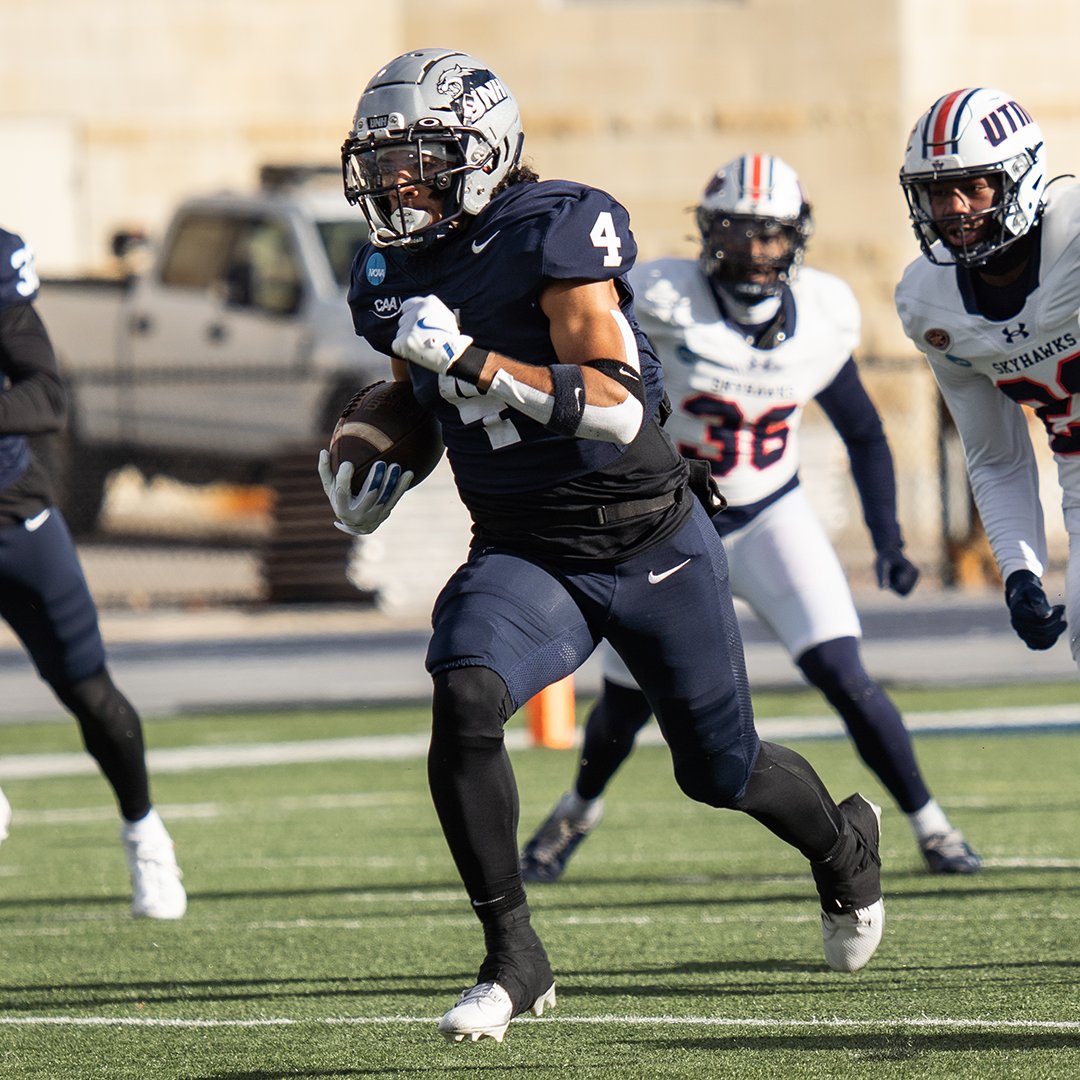UNH_Football's tweet image. Ryan Toscano recorded a career-high 18 tackles and Caleb Mead scored on a 95-yard kickoff return in Saturday's playoff loss to UT Martin.

Recap tinyurl.com/r7843258

#BuiltEachDay