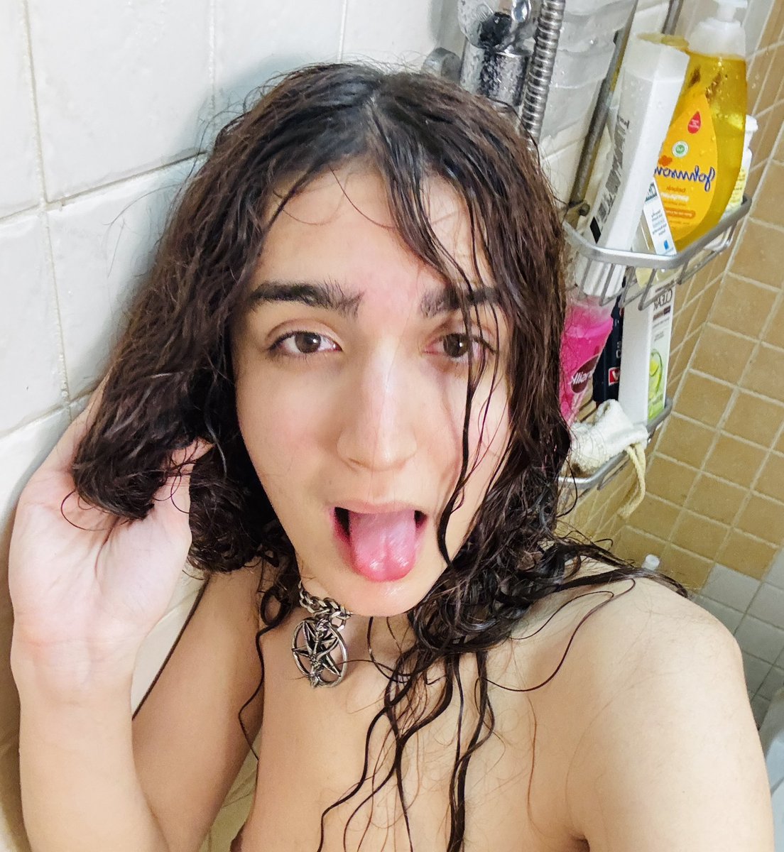 EvilSonia's tweet photo. Post Recording : Shower scene https://t.co/rhxi5d39KX