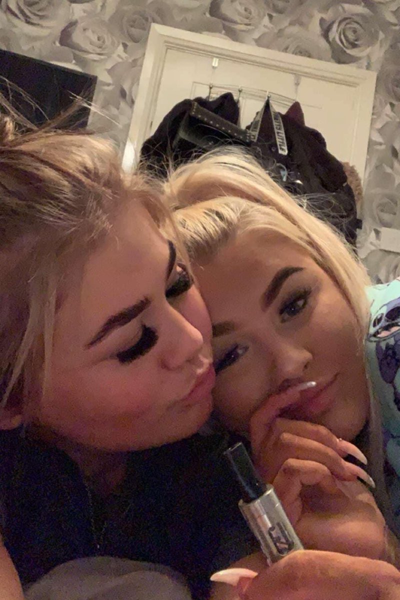 The_Chav_King's tweet photo. Best friends chavs #chav #slag #whore #nsfw #pussy #ass #friends #doubletrouble https://t.co/jAjZnMwIh1