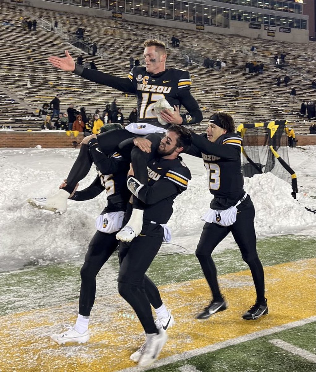 Chase Daniel (@chasedaniel) on Twitter photo Brady Cook going out in style on senior night with his rock.
This is what it’s all about…..What a ride, 12!
(📸: <a href="/Dave_Matter/">Dave Matter</a>) Brady Cook going out in style on senior night with his rock.
This is what it’s all about…..What a ride, 12!
(📸: <a href="/Dave_Matter/">Dave Matter</a>)
