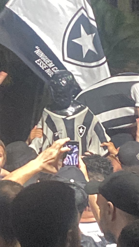 ELE TÁ VESTIDO! 🔥