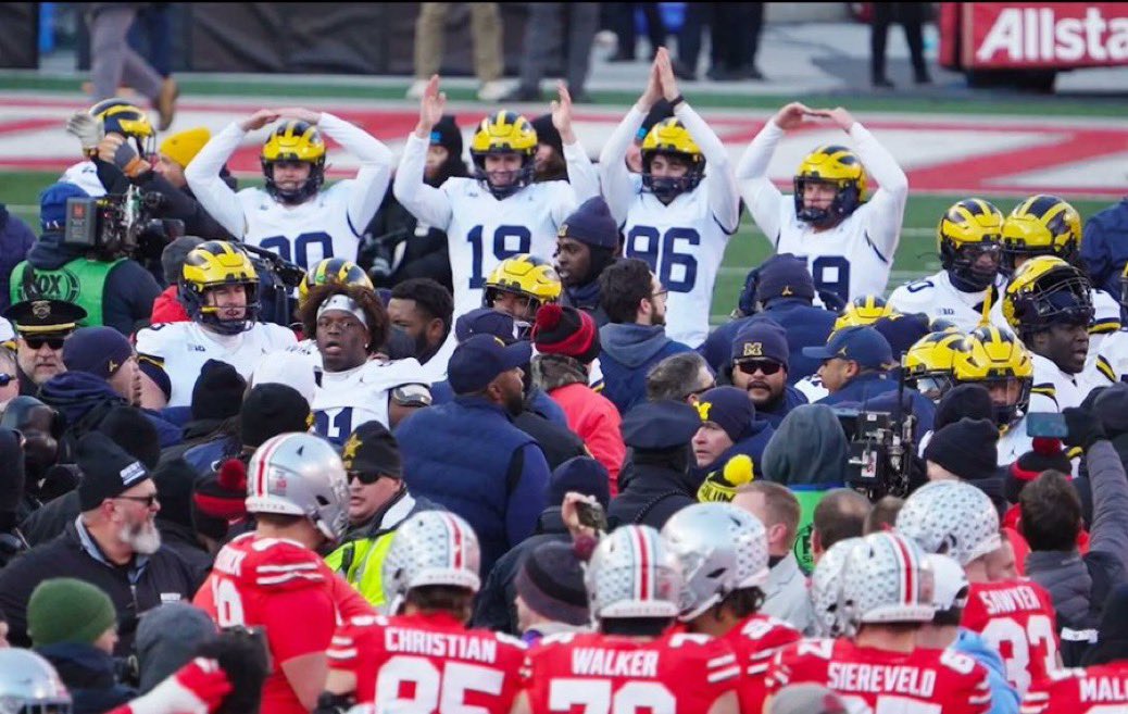 kcgrizz's tweet photo. @ohiotate @upfootball @CoachUrbanMeyer Is this correct?  Or maybe, O-H-N-O.  Still laughing my A$$ off .  The number 2 ranked team scored 10 points . 10 points https://t.co/t74eV92vAU