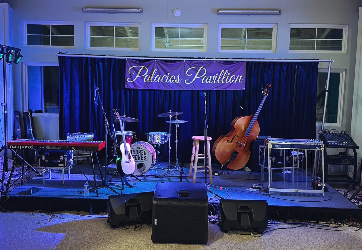 Stage is set at The Outrigger in #PalaciosTX!