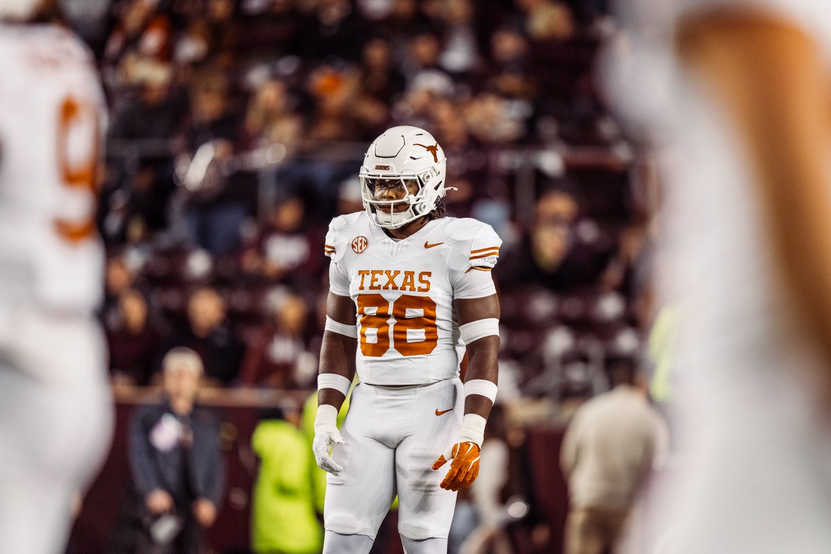 TexasFootball's tweet photo. For the state 🤘 https://t.co/vvQwFrFEG1