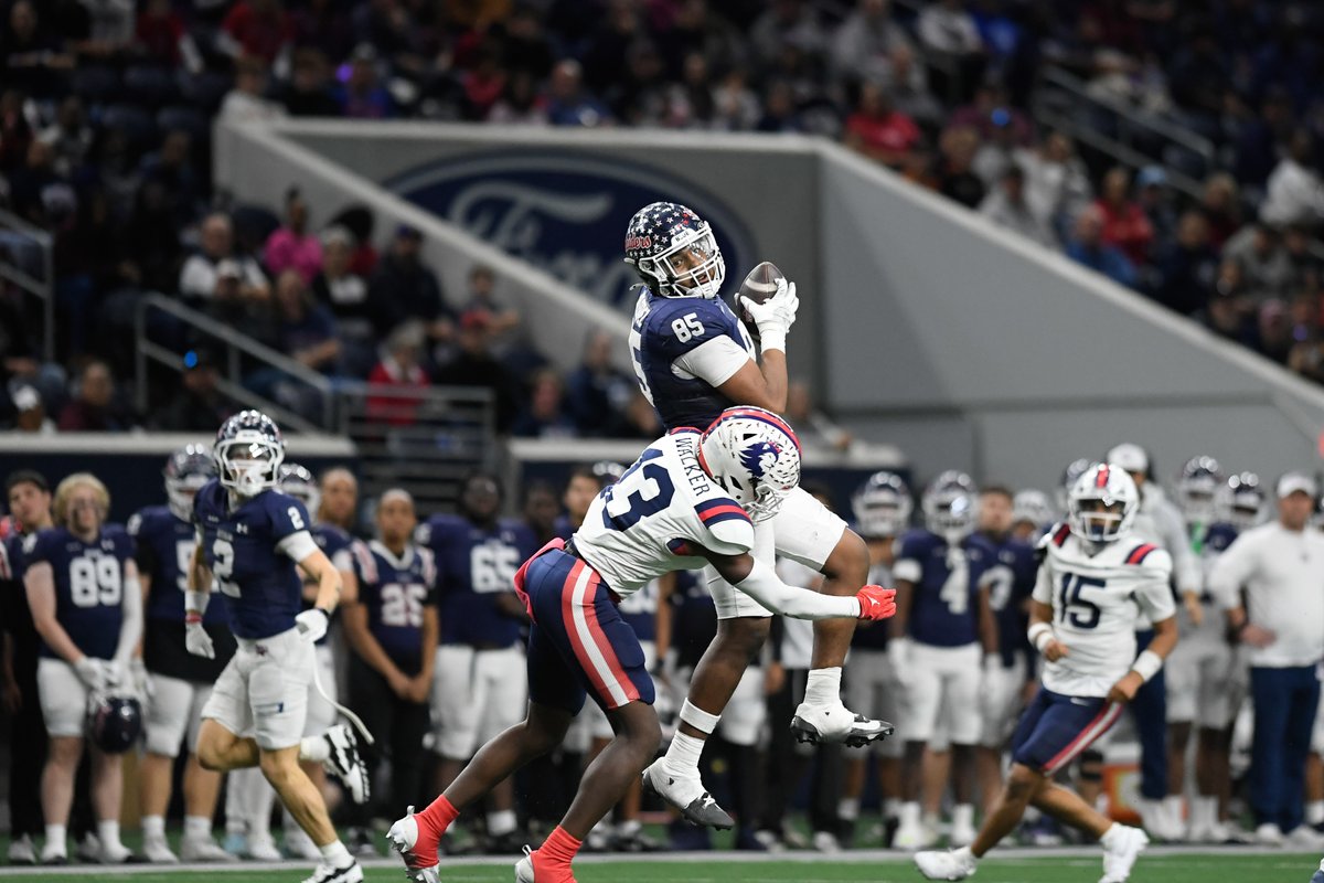 No. 3 Ryan returned a blocked punt for a TD, recovered a muffed punt and intercepted two passes to help fuel a 48-35 win over No. 9 Richland in Saturday's playoff clash.

<a href="/RyanRaiderFB/">Denton Ryan FB ⭐️⭐️⭐️</a> advanced to in its 8th regional final in the last 10 years.

Story: dentonrc.com/sports/high_sc…