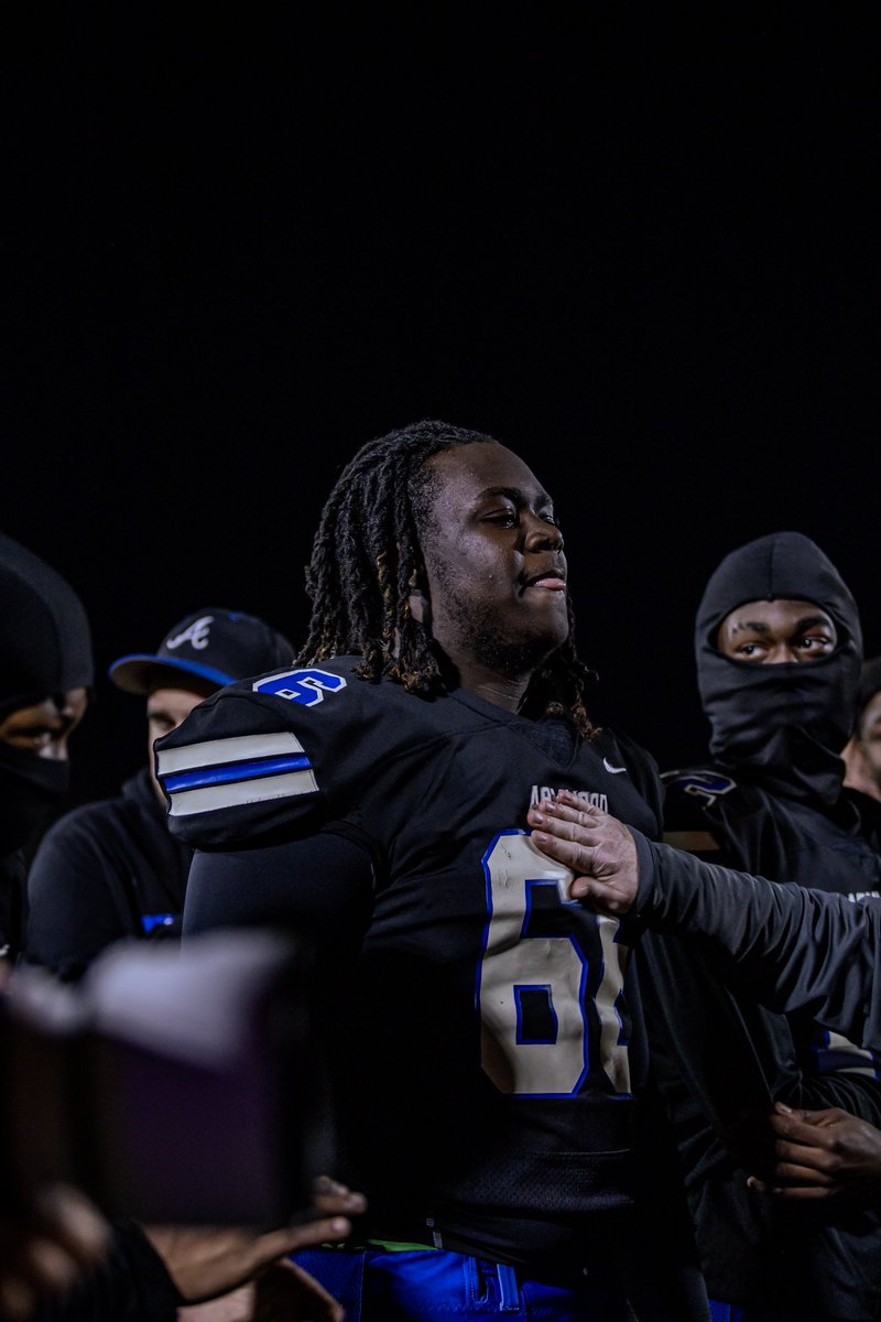 Quandrebrooks7's tweet image. End of junior season film (2) sacks allowed. @Coach_EDavis @DLive1087 @coachmogridge @BigPlayRay50 @coachhallett @Coach_StrickOL @JerisMcIntyre share.qwikcut.com/66e0b84e397147…