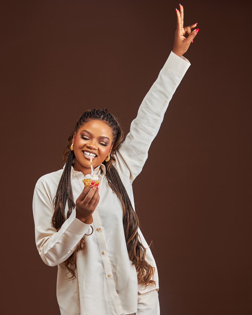 thesocialsandra's tweet photo. Happy Birthday to me 🥳🥰 https://t.co/cmBJ2zllEZ