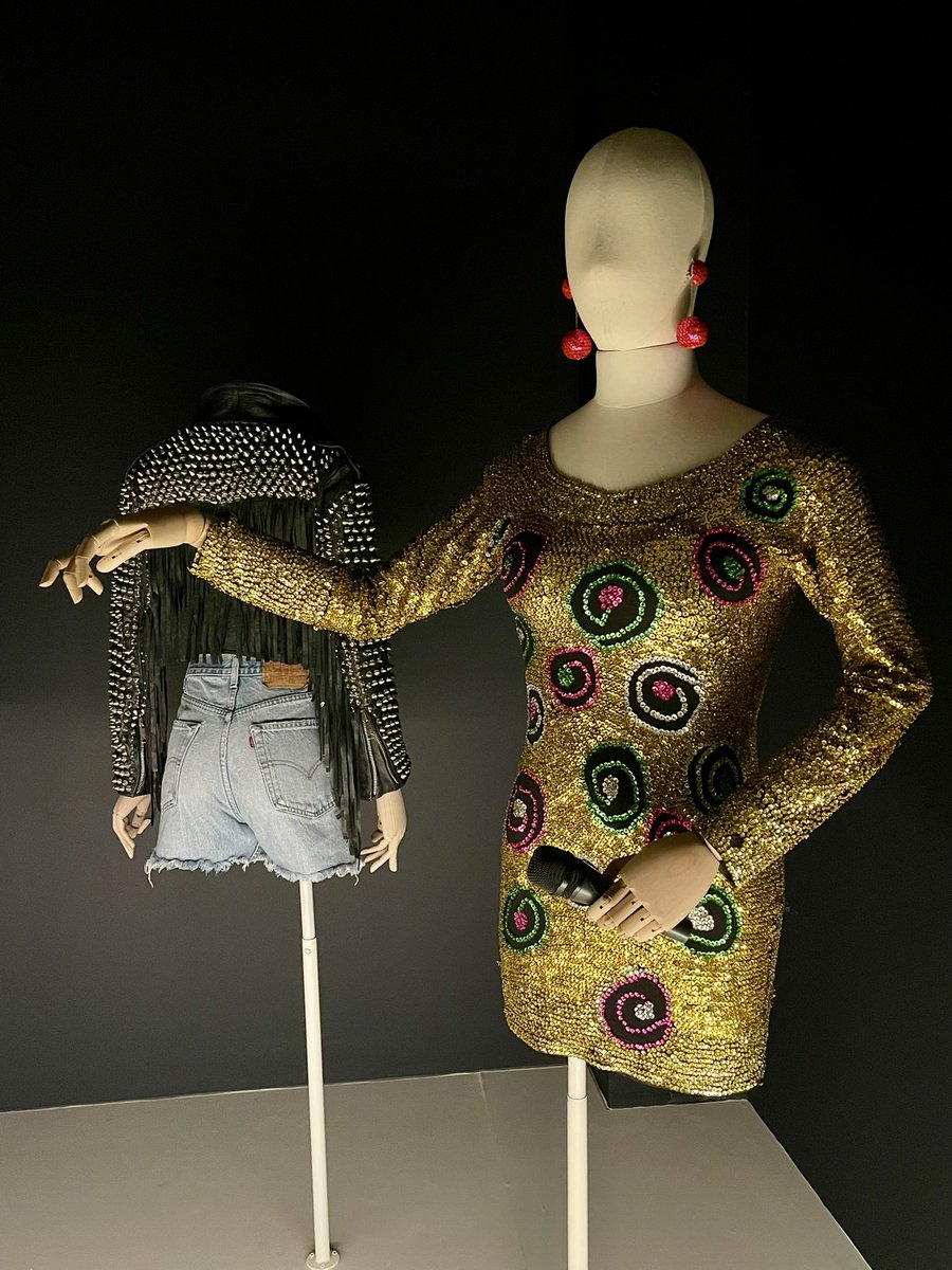 MaxWrightSCAD's tweet image. I highly encourage anyone who loves fashion and film to visit the latest exhibit at @SCADFASH! Sandy Powell is an excellent costume designer who has worked on some of the best films in the past 40 years. The exhibit is here until March 16th, 2025. #SCADFash #sandypowell #SCAD