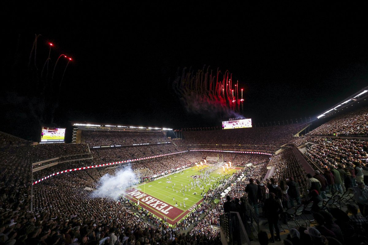 AggieFootball's tweet photo. that's better https://t.co/UV9mD31YrW