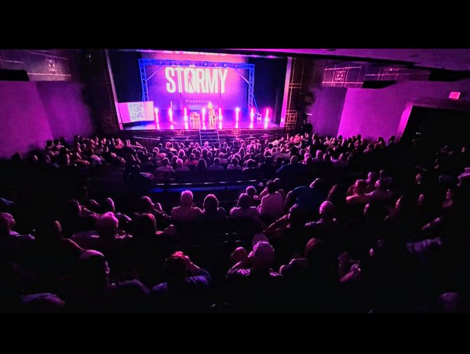 Watch Stormy Daniels's leaked NSFW photo on TwXstars