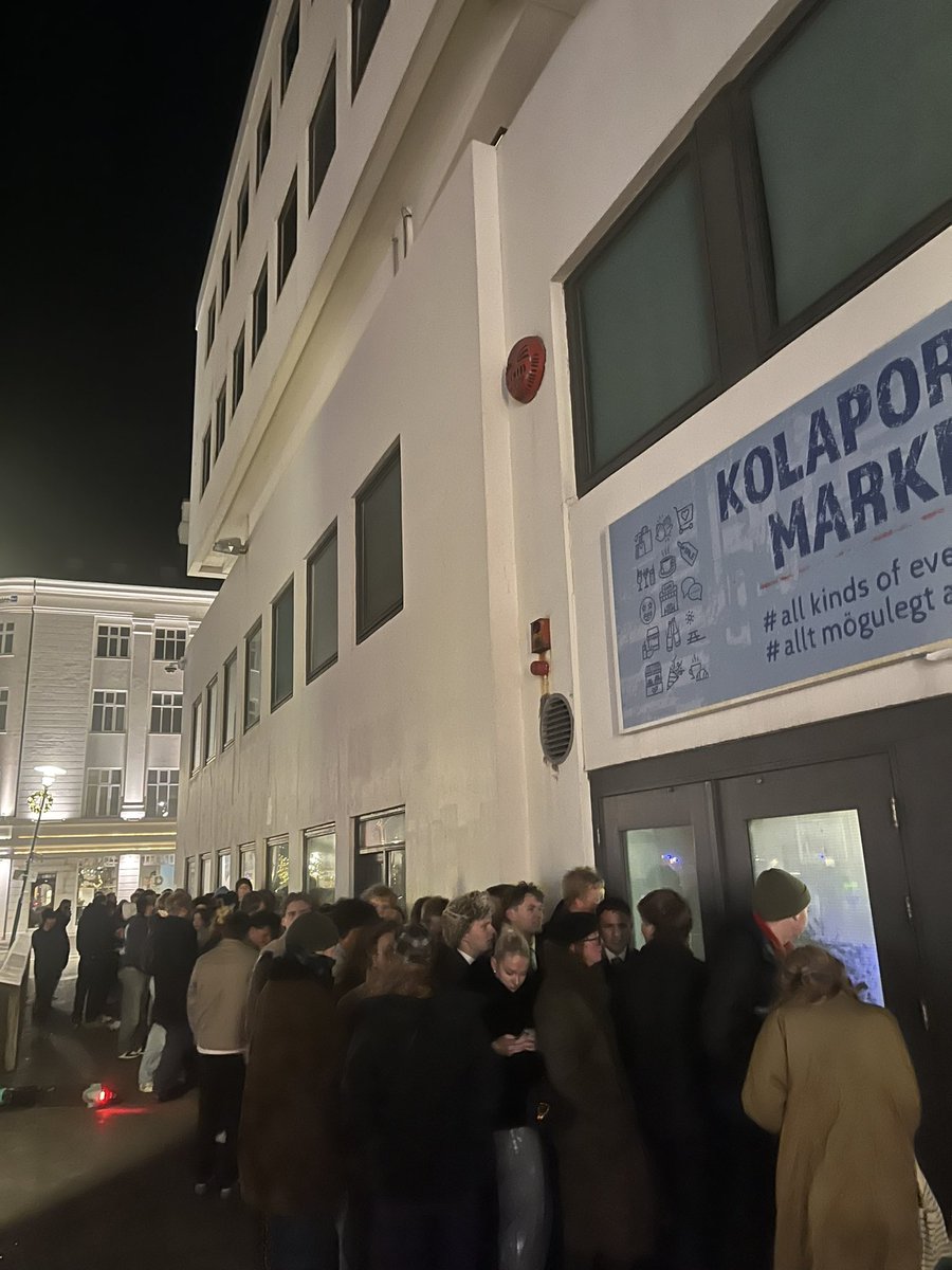 kosningaparty samfó er orðið að
heitasta skemmtistað miðbæjarins