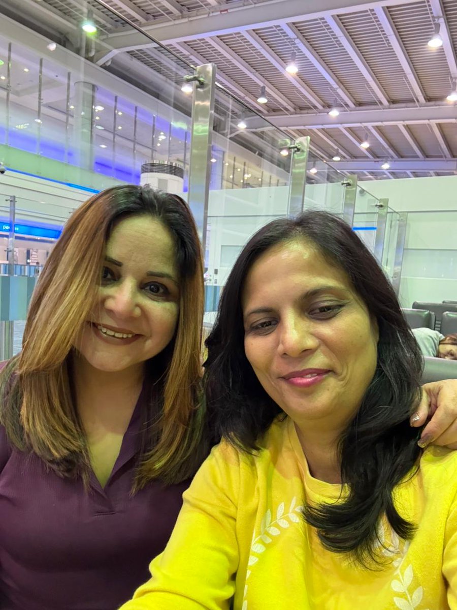 pklearn's tweet image. 🚀Vacation Mode activate 🚀 with
@KrishnaKuya and #GirlGang

#PARceptions 
#HolidayBegins
#DGA