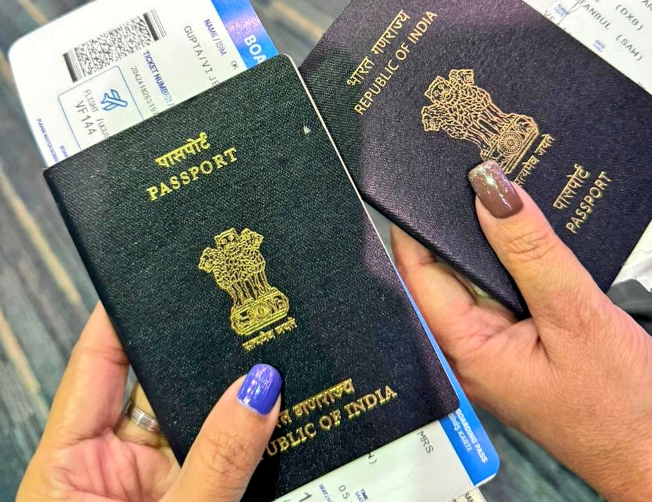 pklearn's tweet image. 🚀Vacation Mode activate 🚀 with
@KrishnaKuya and #GirlGang

#PARceptions 
#HolidayBegins
#DGA