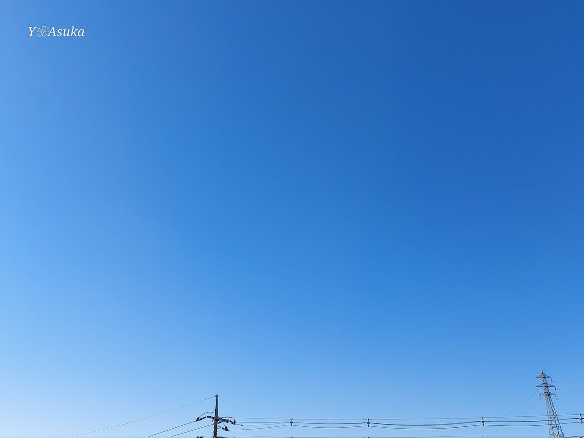 yumeasutw's tweet photo. #青空 にお日様燦々✨快晴の #日光連山 が望める冷えた日曜日の朝☀️
予想最高/最低気温🌡️16℃/1℃
晴れ時々曇り☀/☁️
お洗濯日和👕👖日中は南風そよそよ穏やかな小春日和となりそうです🍁
#イマソラ #いまそら
#空の名前
#天気の図鑑 #雲の超図鑑
#12月も宜しくお願いします
#a2024 #a1201 #a202412 https://t.co/ktcSBPma7b