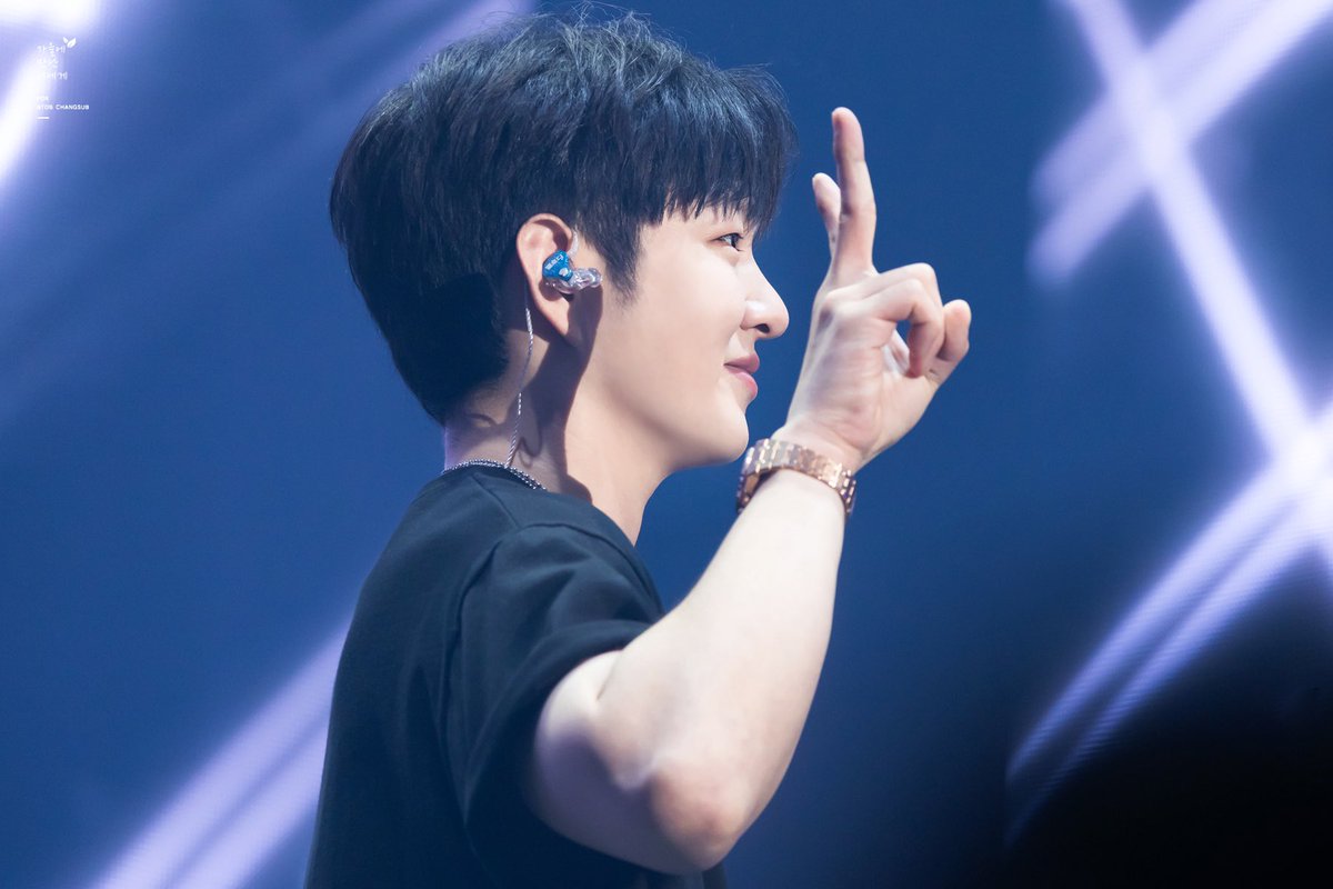 241130 ✌🏻
#비투비 #이창섭 #창섭 <a href="/LeeCS_BTOB/">이창섭</a>