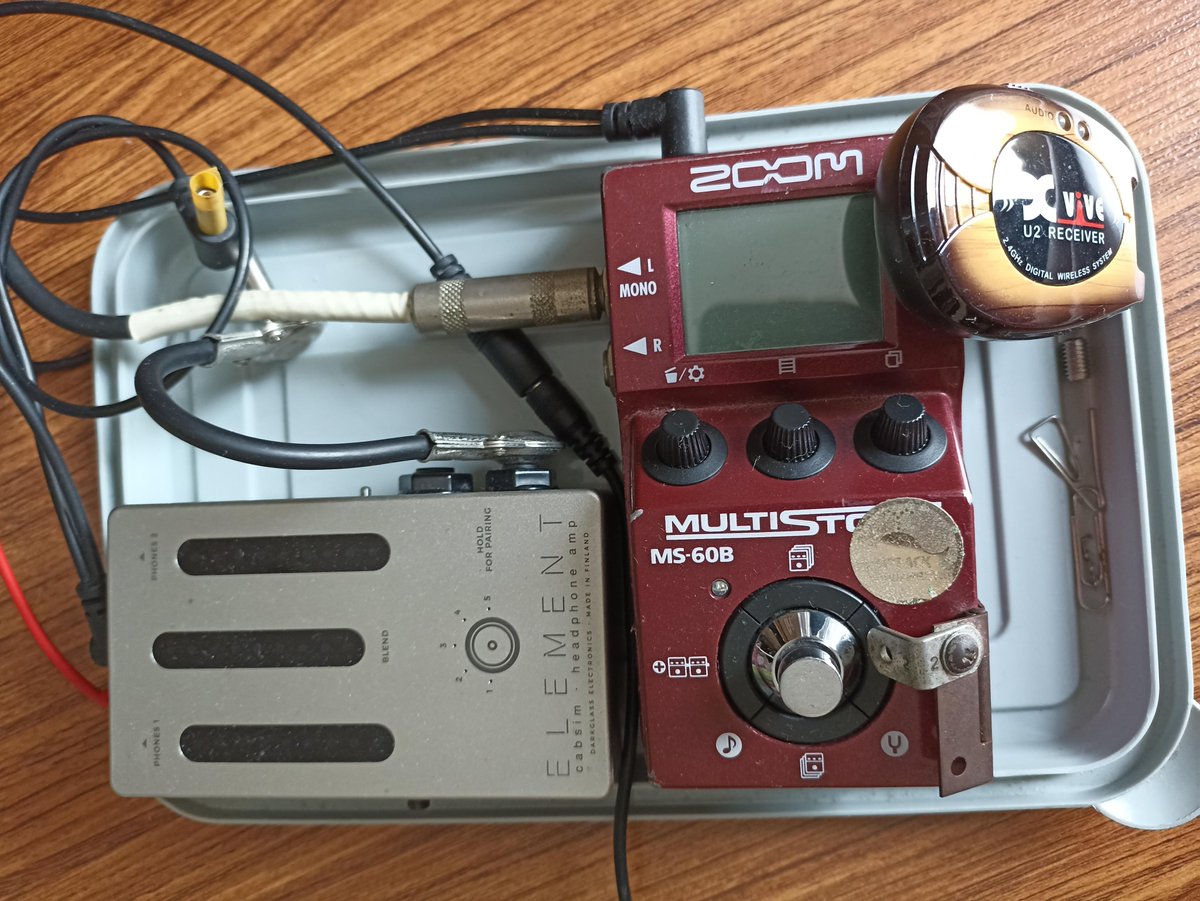 basskid84's tweet photo. ホンマそれ。
後継機種も買ったし、その優秀さも知ってはいるんですが、デジタルなのにコレでしか出ない音やパラメータがあったり。
#ZOOM #MS60B #DARKGLASS #ELEMENT https://t.co/FcCdK4TD2P