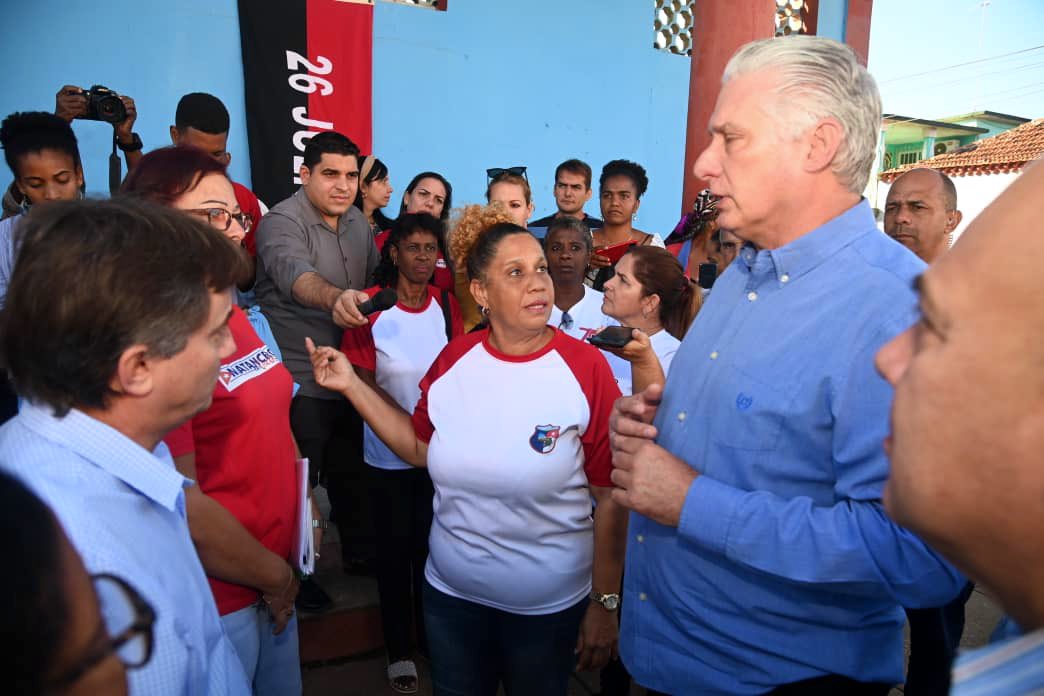DiazCanelB's tweet photo. Estuvimos este sábado en Pedro Betancourt. En ese municipio matancero visitamos tres entidades con buenos resultados productivos, pese a las dificultades que enfrenta el país: una finca tabacalera, una vaquería y una mipyme. 

1/2 https://t.co/O0fHHCVU7H