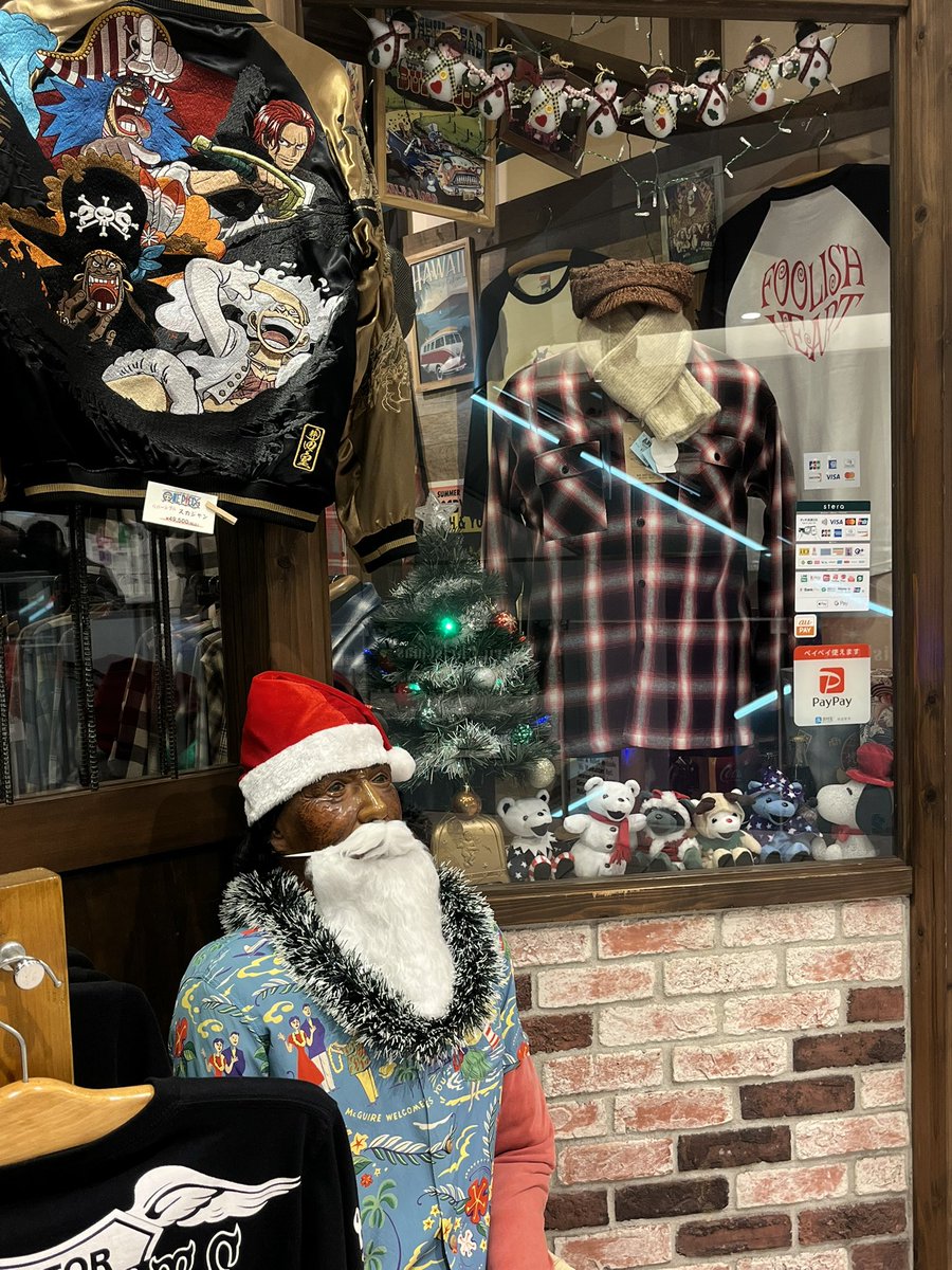 ABLE_INDIAN's tweet photo. おはよーございます🎅
本日もOpen❗️
#santaclaus #サンタクロース 
#christmas #クリスマス
#onepiece #ビッグマイク
#アメカジ #able #トツカーナ
#トツカーナモール #戸塚
#totsuka #横浜 #yokohama 
#上大岡 #大船 https://t.co/dvLqlhOnTq