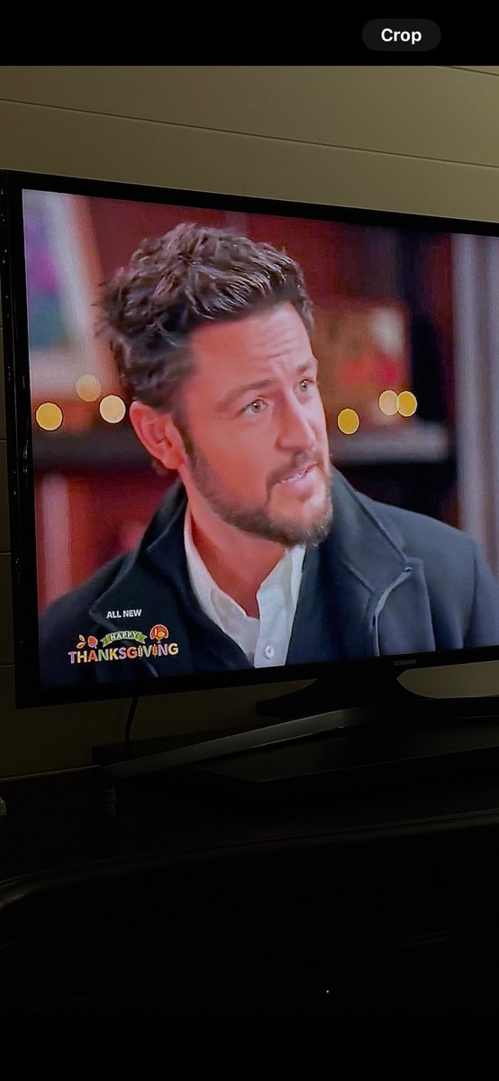 AnnaCayson7's tweet photo. Handsomeness overload!!!!!!😍😍😍😍@tyler_hynes #HolidayTouchdown https://t.co/NT3fGQyM98