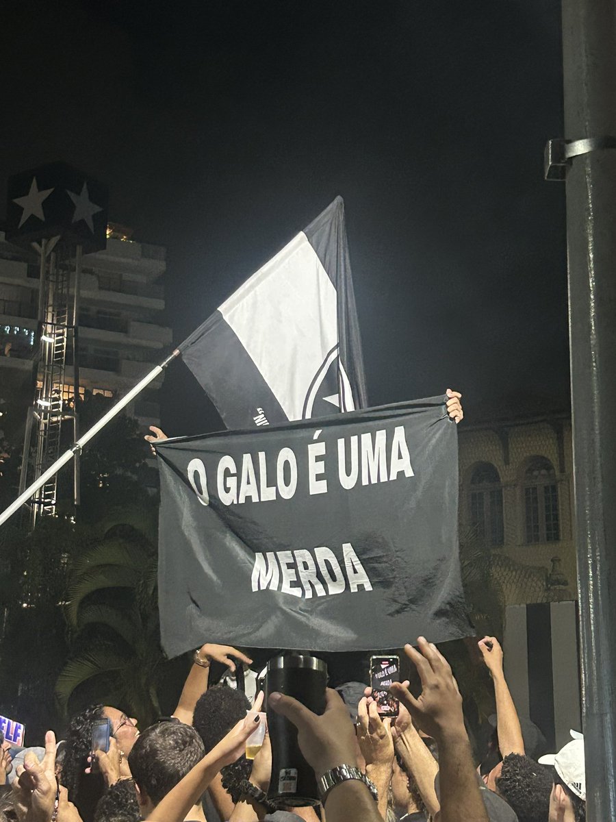 informafogo's tweet photo. O Galo é uma merda.

📍 | General Severiano https://t.co/McRp0mcqIq