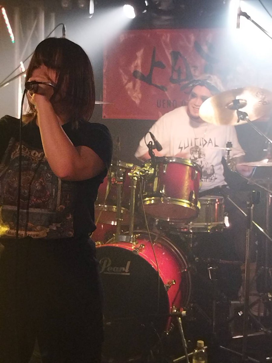 liezou0823's tweet photo. 昨日はDXJAPANありがとうございました❤
いやー声出なくてシャウトに逃げましたごめんなそい(´・ω・`)
めっちゃ楽しくってお客さんもXジャンプしてくれてほんとありがとうございます🤲´-
MCも予定してない曲しかやらないXコピーでしたが笑
次は5分伸びてもいいのでMC入れたいw
#DXJAPAN
#雷蔵ちゃん https://t.co/nnuBu4dUOg