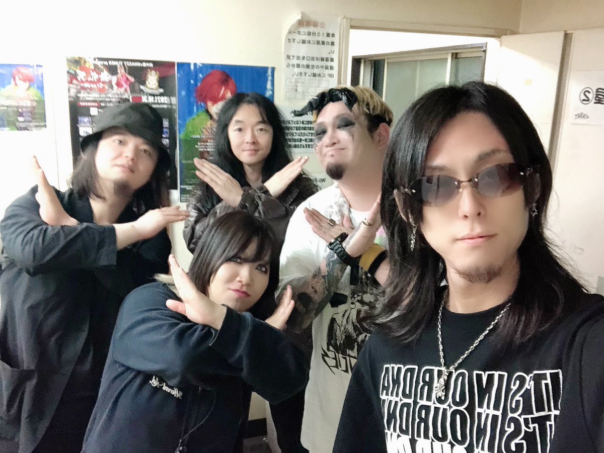 liezou0823's tweet photo. 昨日はDXJAPANありがとうございました❤
いやー声出なくてシャウトに逃げましたごめんなそい(´・ω・`)
めっちゃ楽しくってお客さんもXジャンプしてくれてほんとありがとうございます🤲´-
MCも予定してない曲しかやらないXコピーでしたが笑
次は5分伸びてもいいのでMC入れたいw
#DXJAPAN
#雷蔵ちゃん https://t.co/nnuBu4dUOg