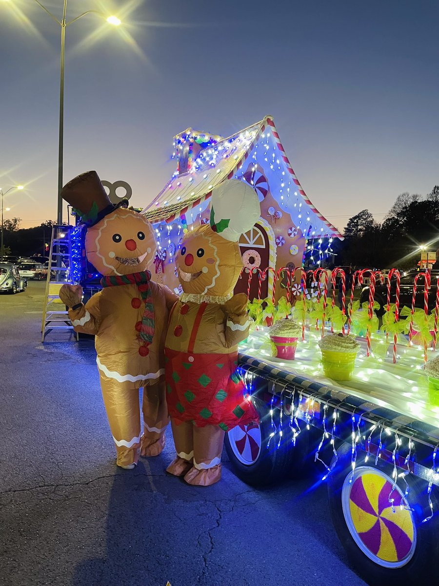 We had a sweet time at the City of Fort Oglethorpe’s Christmas parade.  Thanks to everyone for braving the cold 🥶