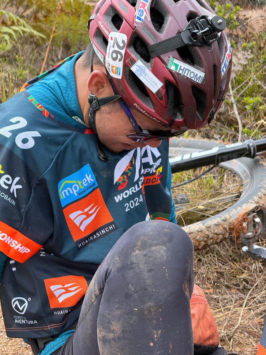 eastwind_mgr's tweet image. 【ARWC2024】3000ｍ級の山を自転車で75㎞走るLEG1を26位（暫定）で終了

途中で激しく足を攣り、痛みに声をあげながら耐えるテツ。

標高の高さ、少ない情報、足の痙攣…
レースは始まったばかりだが、すでに多くの障壁が立ちはだかる。

がんばれ、イーストウインド！

#arwc2024 #eastwind