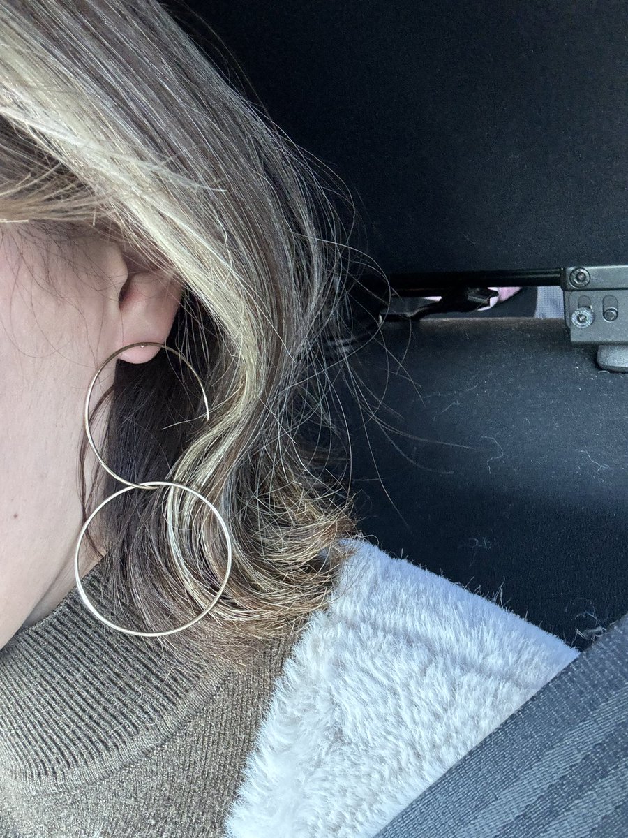 ちゃんと伸ばしきった！！！笑
調子乗ってハイライトも入れた！！！笑
保育士なのに！！！！笑