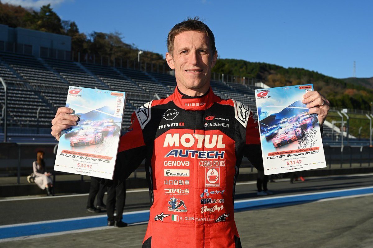 fswpress's tweet photo. - #NISMOFestival 準備中(昨日) -

(あ、凄く忙しそうなロニーさん発見！)

FSW「あの、ロニーさん、今これにサインもらえたりしますか？」

ロニ「OK.イイよー👍」

FSW(いいんだ、、優し🙌)

ってなことがありましたので、抽選で2名様にロニーさんのサイン入り 2024 #SUPERGT Rd.2公式プログラムを🎁✨

優しいロニーさんへのメッセージを書いて引用リポストでご応募ください☝️

〆切は12/3(火)正午、当選者にはDMでお知らせします📩