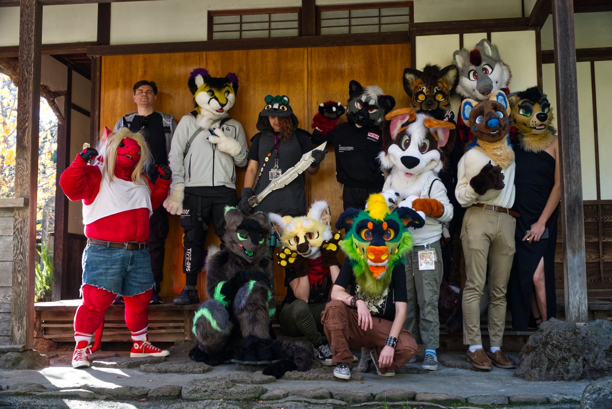 I'm so glad to have co-hosted another Petals and Scales meet in beautiful downtown San Mateo! We keep getting more attendees and  its wonderful to see the meet grow!