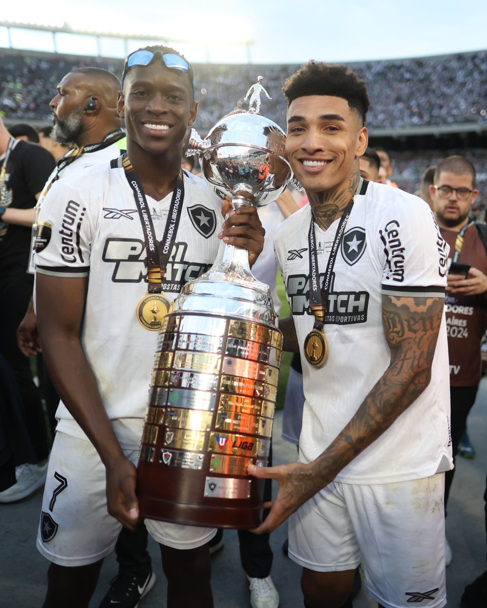 MeuBotafogo's tweet photo. ELES. ✊🏾☄️🏆 https://t.co/GyDz6rKnsi