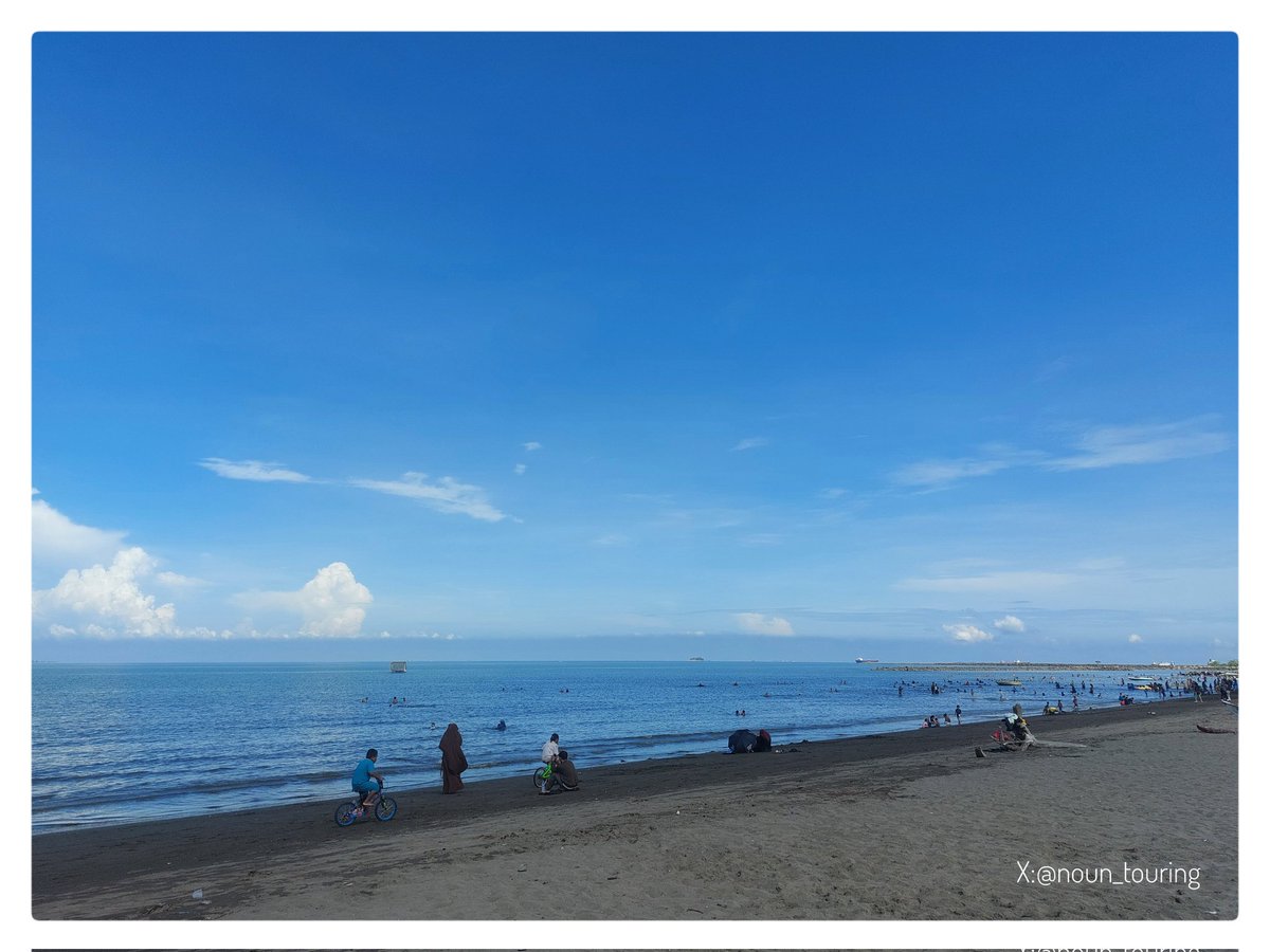 noun_touring's tweet image. Ala-ala anak pantai dulu..😍🥰

#pantai #anging #mammiri #beach #views #sea #ocean #blue #sky