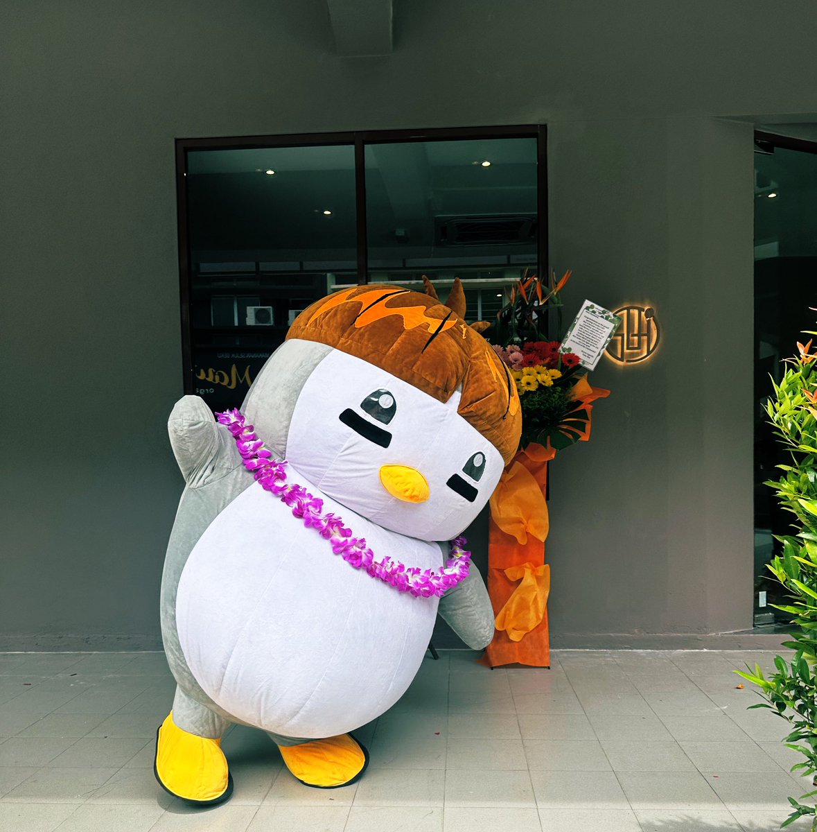 Congrats on your opening <a href="/pudgyray/">Ray.| Greentrades</a> 

Cute cafe mascot