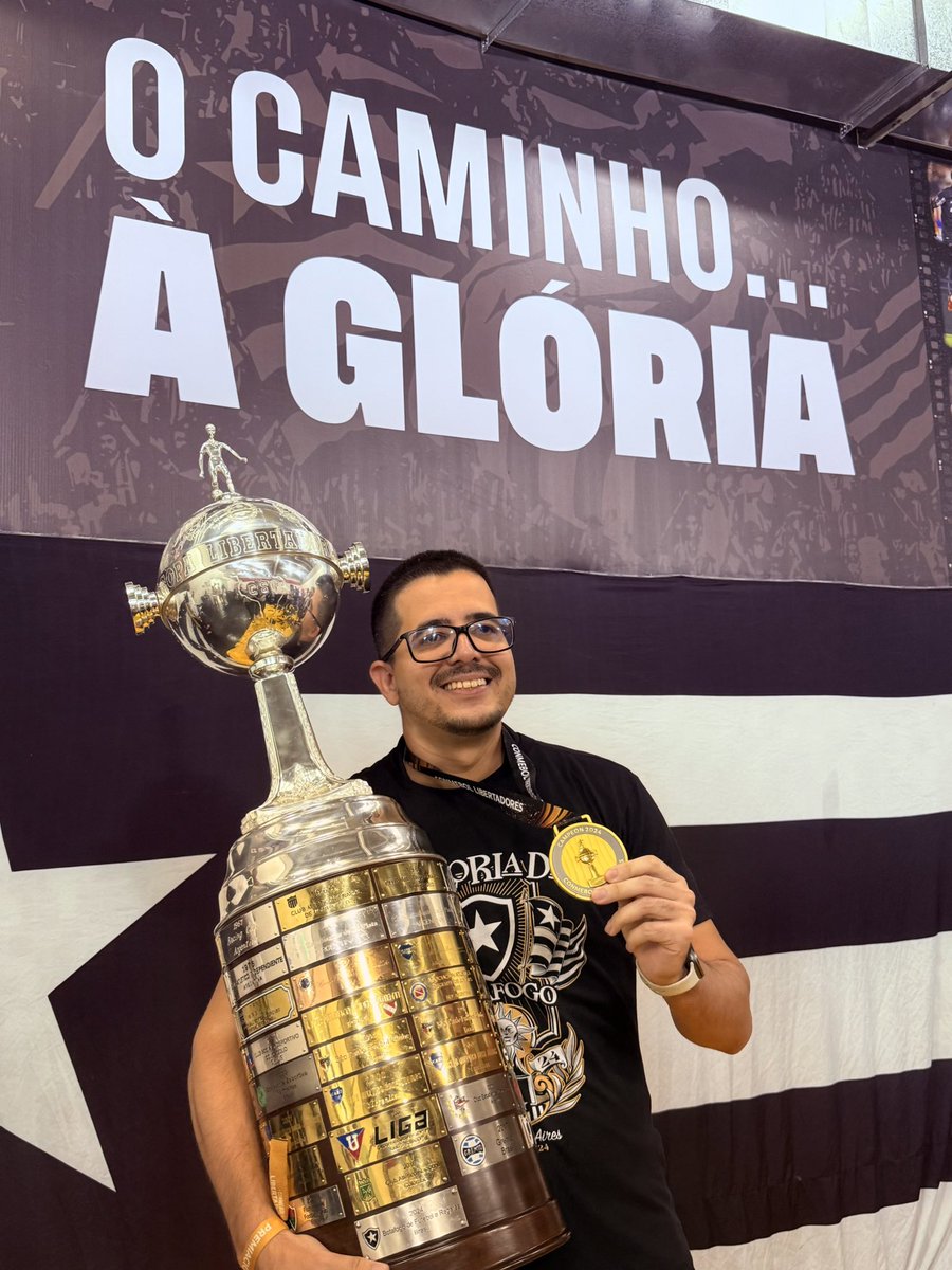 Hoje não será apenas o eu atual comemorando esse título, mas sim o jovem de 2014 que escolheu o Botafogo para ser o 1º trabalho e acreditou nele em todo esse tempo. Chegou o nosso momento. Que privilégio viver isso. Vão ter que falar sobre a gente. Afinal, é Tempo de Botafogo! ⭐️