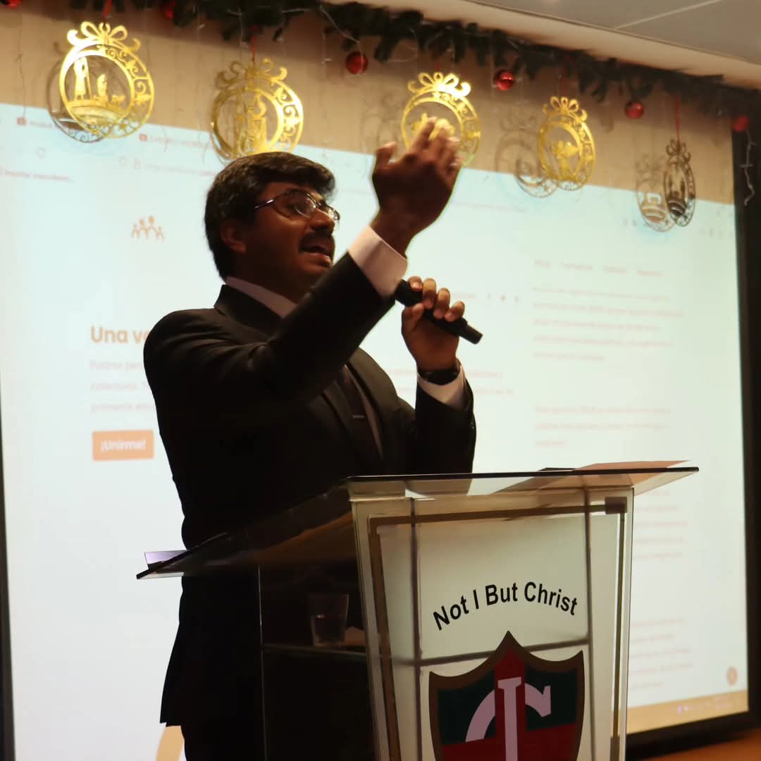 carandavas's tweet image. Quienes decidimos entrar en política tenemos el deber moral de cultivarnos, espiritual e intelectualmente, atendiendo a que las ideas, por buenas y correctas que sean no se defenderán solas, sino que necesitan ser defendidas por personas. Por eso el llamado a prepararnos, con…