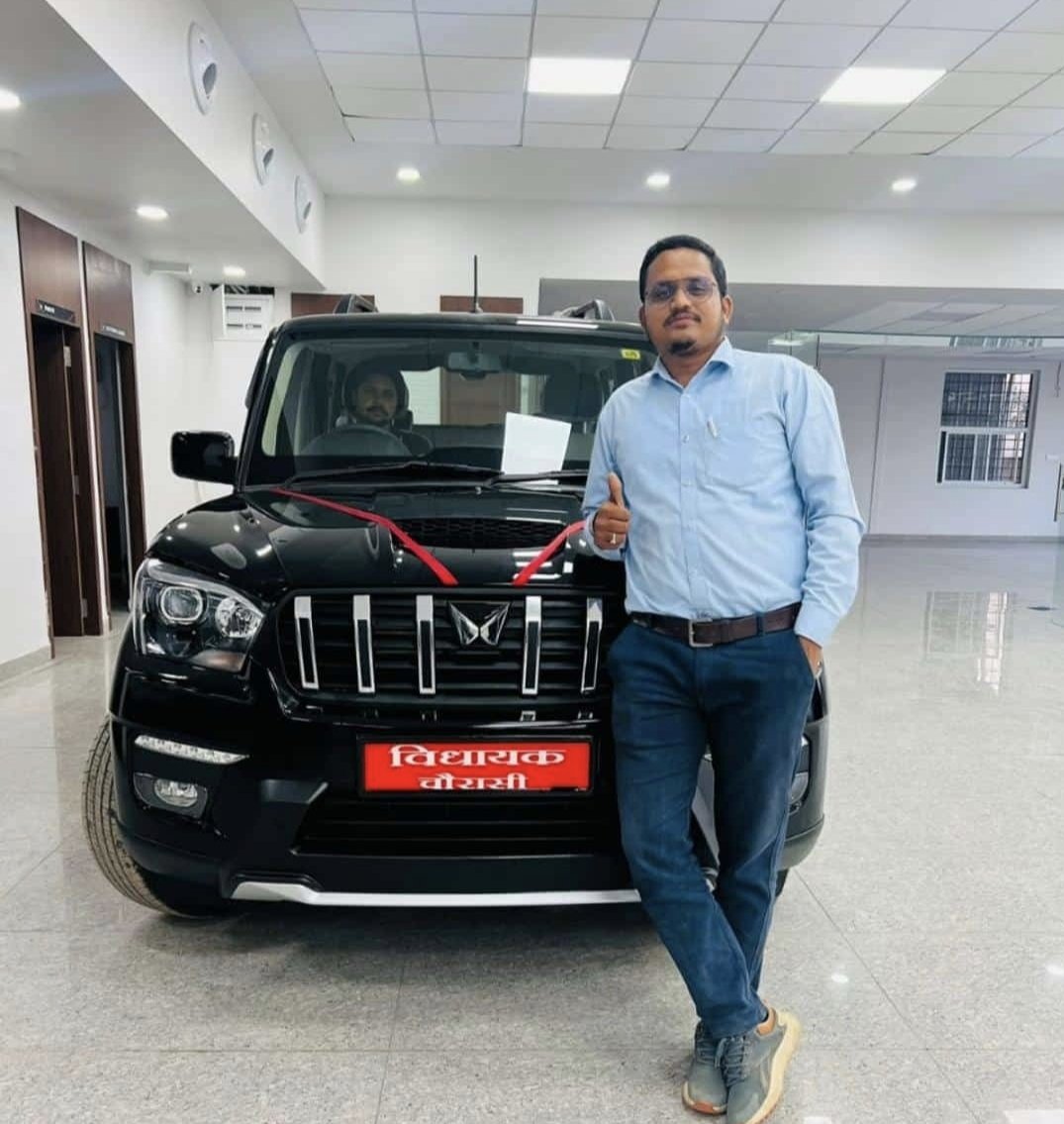 विधायक बनने के बाद सबसे पहले स्कार्पिओ S11 जरुरी है, कॉमरेड विधायक की 5 साल के बाद भी सम्पति तो छोड़ो वो घिसी पीटी गाड़ी ही रहती है लेकिन <a href="/BAPSpeak/">Dhongi</a> के नेता बनते ही s11 लेते है और संपत्ति 100 गुना तक ज्यादा हो जाती है।
<a href="/ArvindPresident/">Arvind bheel</a> ये कैसे होता है 
#नीरजला_बारांडा_को_न्याय_दो