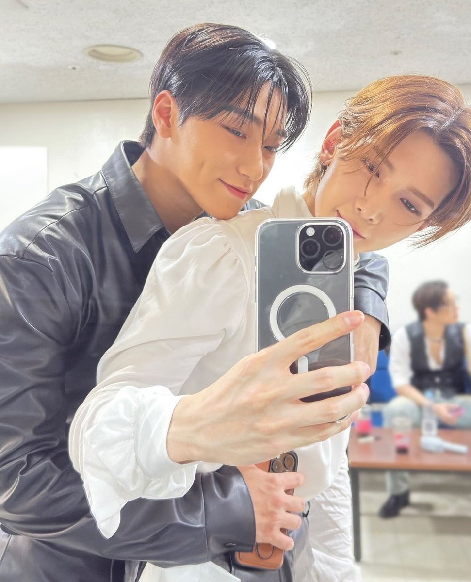 4DEUKAETEEZ's tweet photo. โ #SINGBIN โ
#SANSANG https://t.co/rdRqv8fkCc