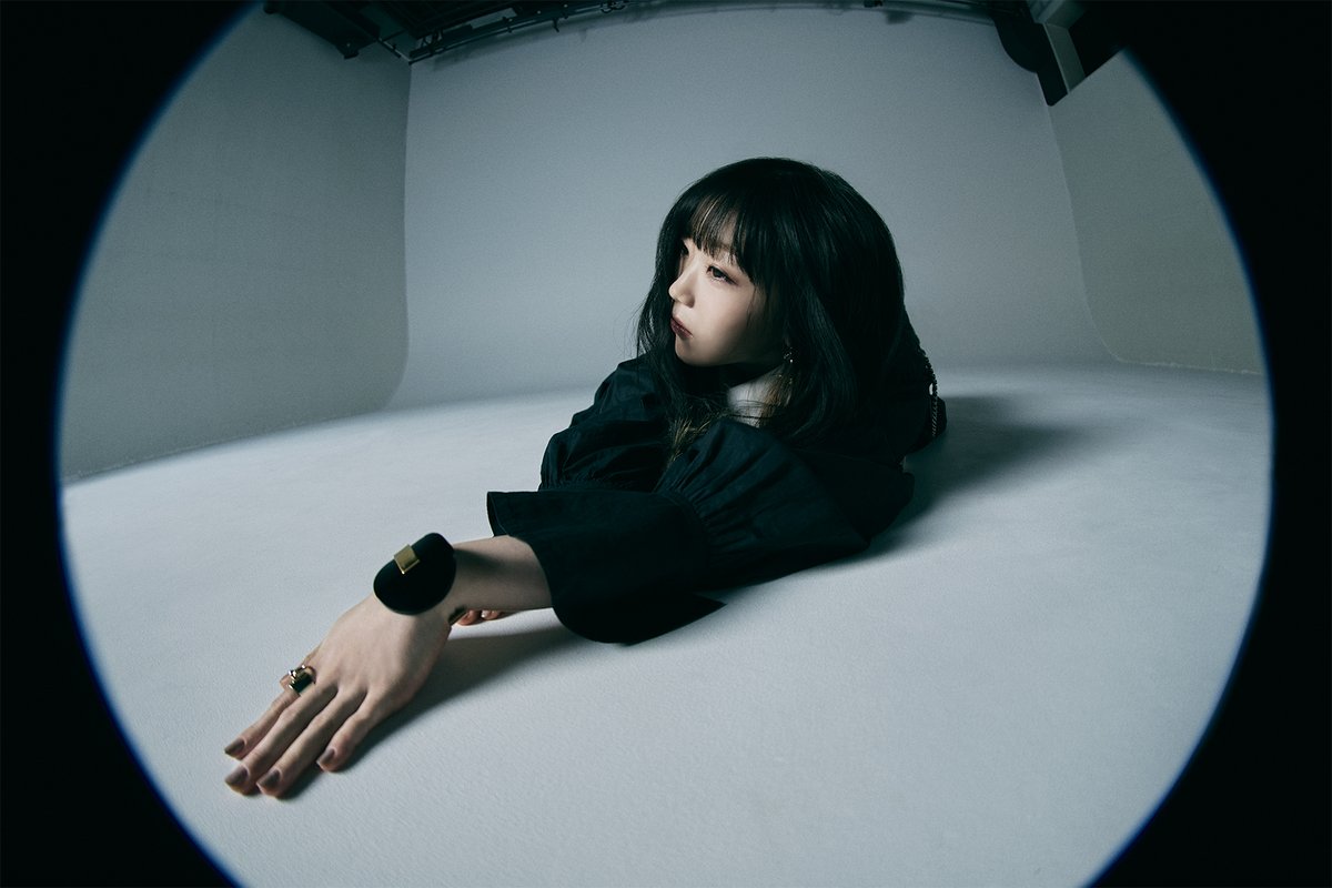 Aimer_and_staff's tweet photo. 【お知らせ】
#Aimer 25th Single ツアー会場限定キャンペーン実施中！

現在開催中のホールツアー"lune blanche”会場で
2/19リリースのニューシングル
「#SCOPE 」を予約すると、
Aimer直筆サイン入りポストカードをプレゼント🎁

本日の宮城公演・2日目でもご予約を受付中！

会場のCD即売ブースにて、是非この機会にご予約ください！

by staff

#天久鷹央の推理カルテ