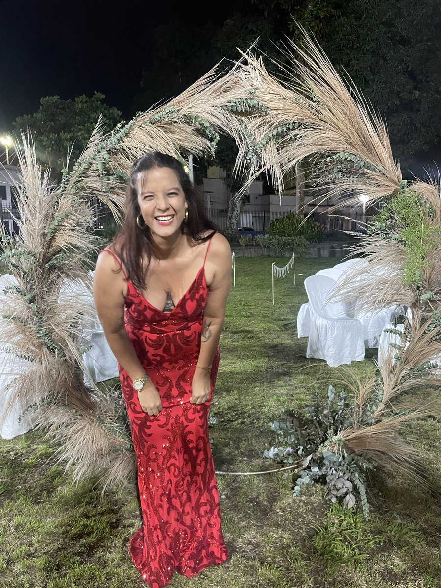 EgoIsa's tweet photo. Una buena foto y una tanda de payasadas 🥰☺️ https://t.co/LoK7iKNtiv