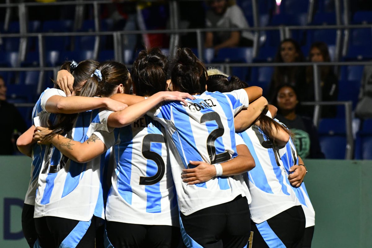 🇦🇷 Selección Argentina ⭐⭐⭐ (@argentina) on Twitter photo 🏆 #SelecciónFemenina - Amistoso Internacional
⚽ En la definición por penales, <a href="/Argentina/">🇦🇷 Selección Argentina ⭐⭐⭐</a> se impuso ante #Colombia 🇨🇴 por 5 a 4.
¡Vamos nosotras! 🤜🤛 🏆 #SelecciónFemenina - Amistoso Internacional
⚽ En la definición por penales, <a href="/Argentina/">🇦🇷 Selección Argentina ⭐⭐⭐</a> se impuso ante #Colombia 🇨🇴 por 5 a 4.
¡Vamos nosotras! 🤜🤛