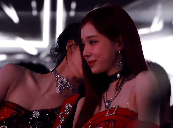 karipiw's tweet photo. THANK YOU, MMA!!!! https://t.co/UQBti6cfVu