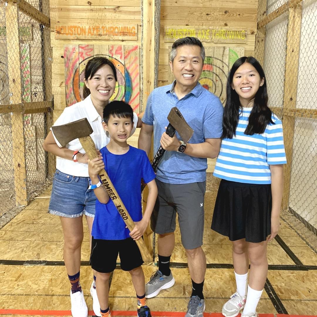 HThrowing's tweet photo. Who's ready to chop it up with the family? 🪓Buy 1 adult ticket, get 1 child's ticket for 1/2 off! 

Sundays are Family Fun Days and the perfect way to spend a day together. Let's have some axe-treme fun! 

#familyfun #axethrowing #weekendvibes #ThingsToDoInHouston https://t.co/fcVLkcG4x2