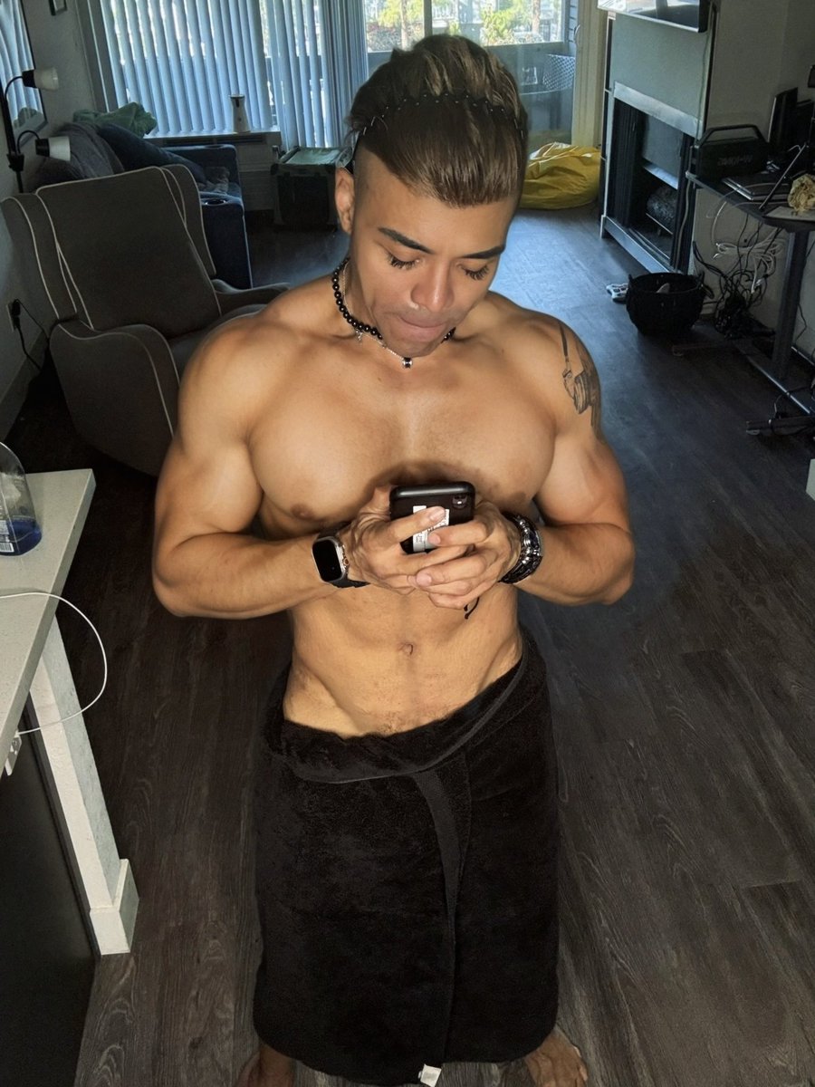 XavierE's tweet image. Checking out my new pod cast check it out……youtube.com/@XE54Podcast